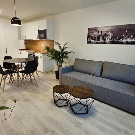 2 Room Apartment With Terrace, 2Ak Bratislava Exteriér fotografie