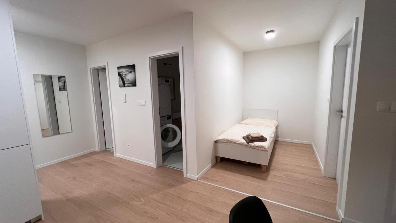 2 Room Apartment With Terrace, 2Ak Bratislava Exteriér fotografie
